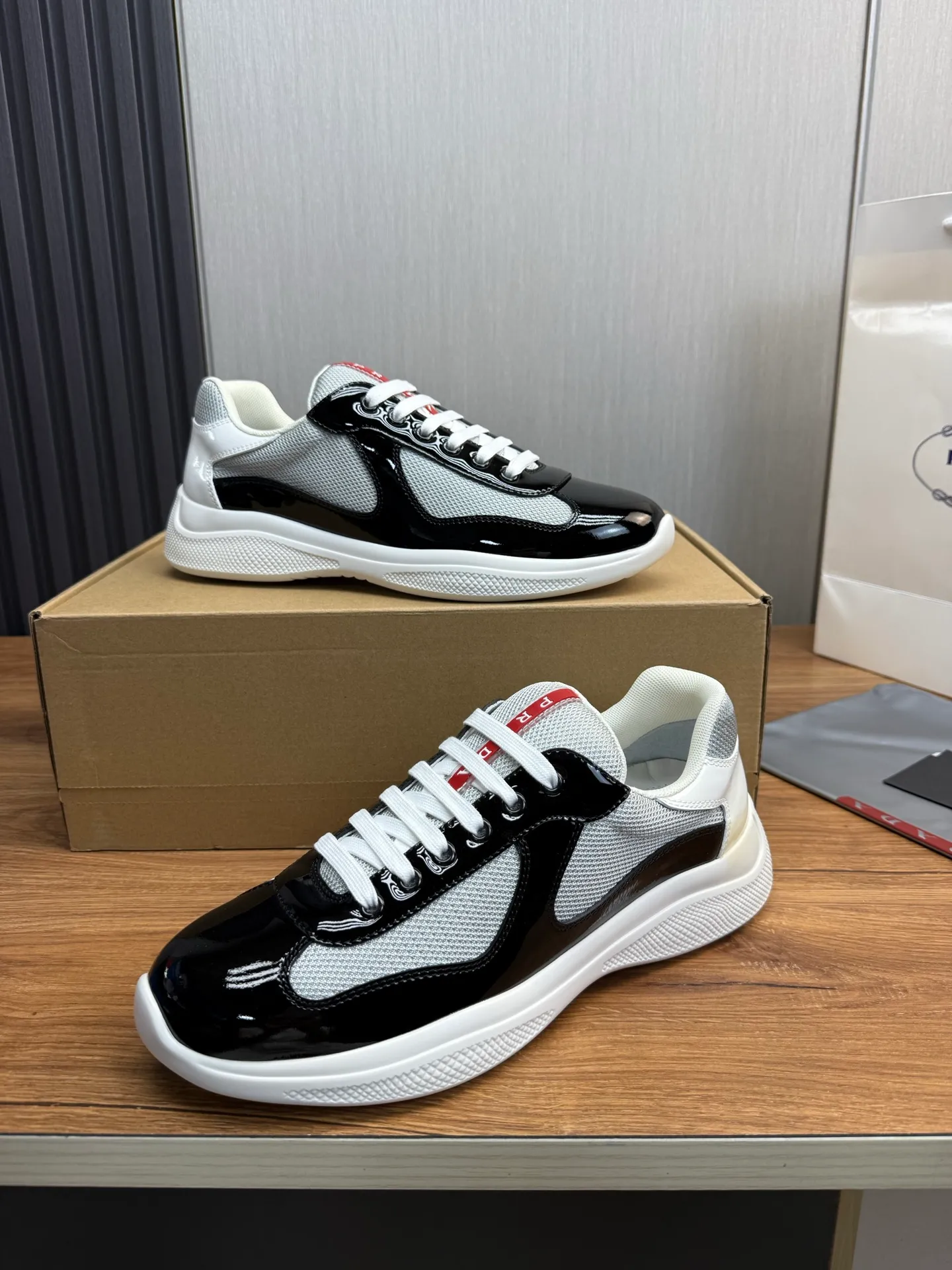 Men's shoes 640💰 [PRADA] Hot selling items🔥Must be recommended every day~~ Official website synchronized, 1:1 high quality shipments✔️ Imported cowhide fabric, rubber material + cowhide lining, original bottom, high-end airplane box packaging🎁 38-45 (38.45 custom-made, non-returnable)